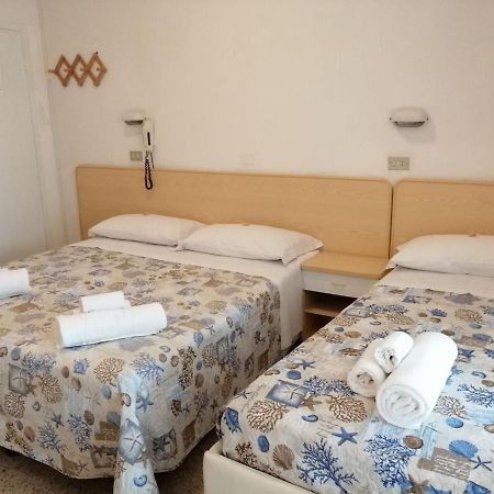 Hotel Alba Ріміні Екстер'єр фото