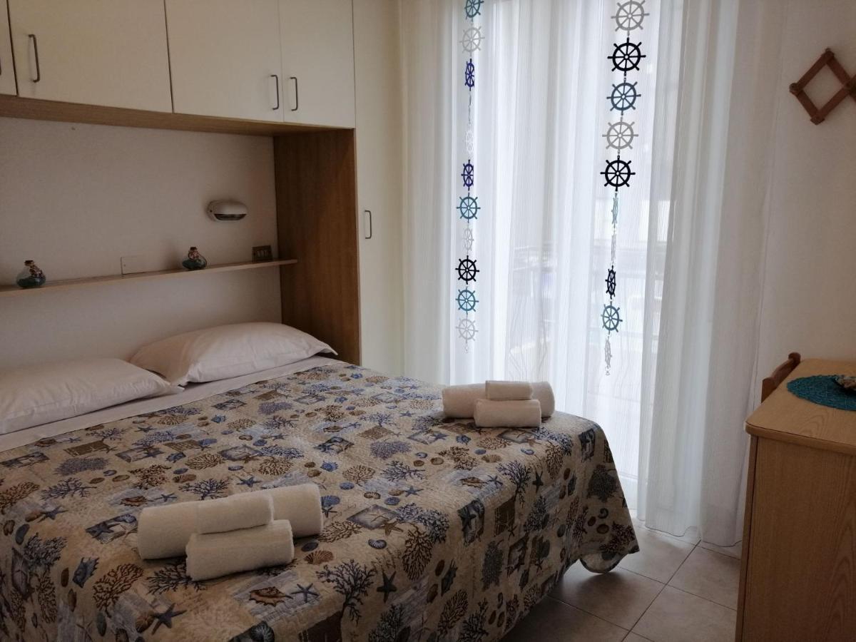 Hotel Alba Ріміні Екстер'єр фото