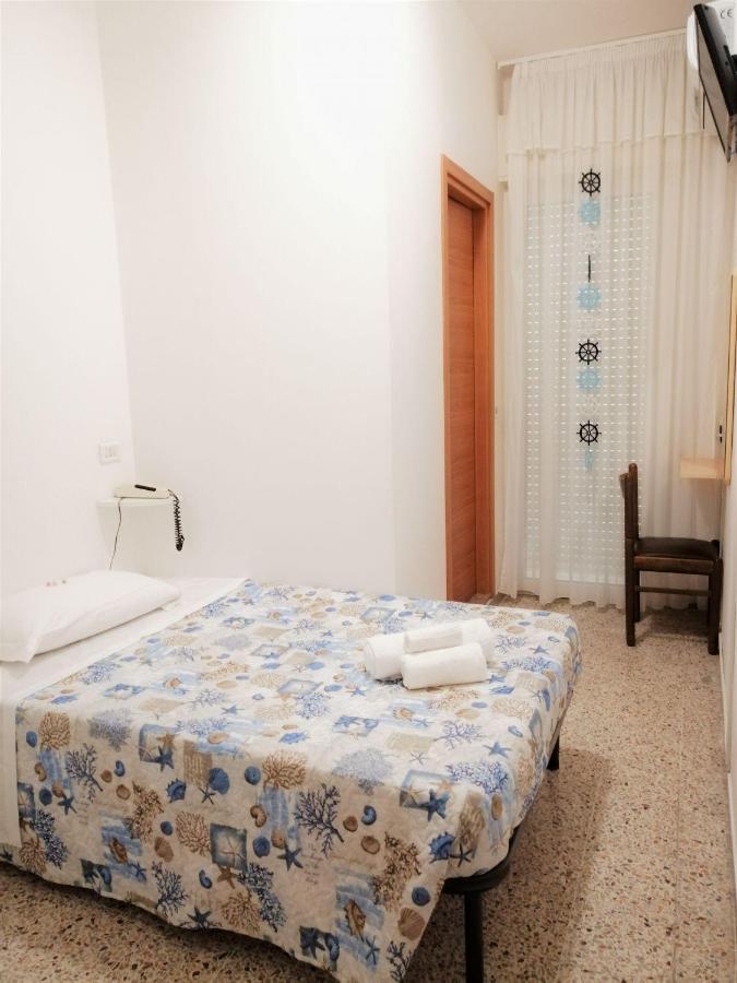 Hotel Alba Ріміні Екстер'єр фото