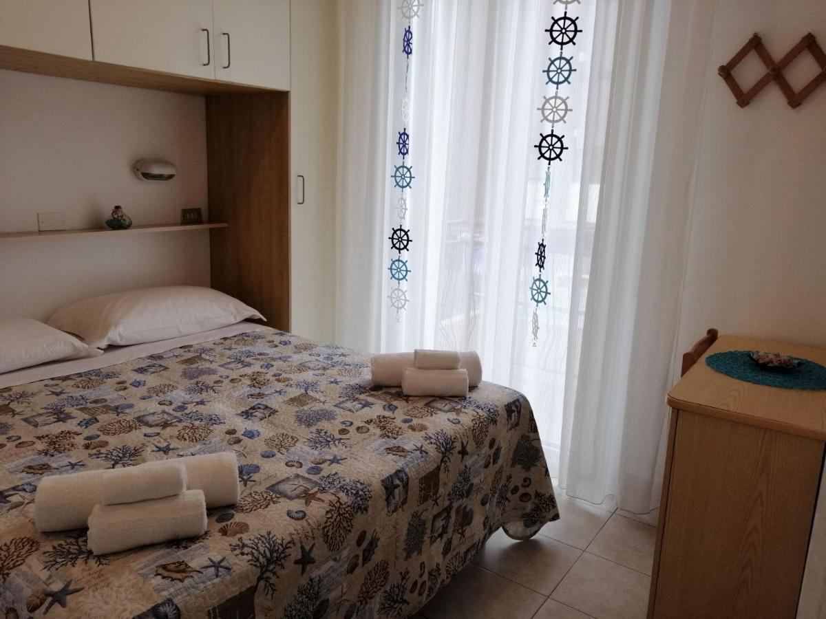 Hotel Alba Ріміні Екстер'єр фото