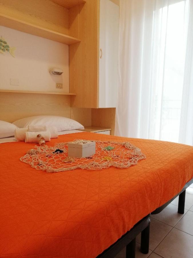 Hotel Alba Ріміні Екстер'єр фото