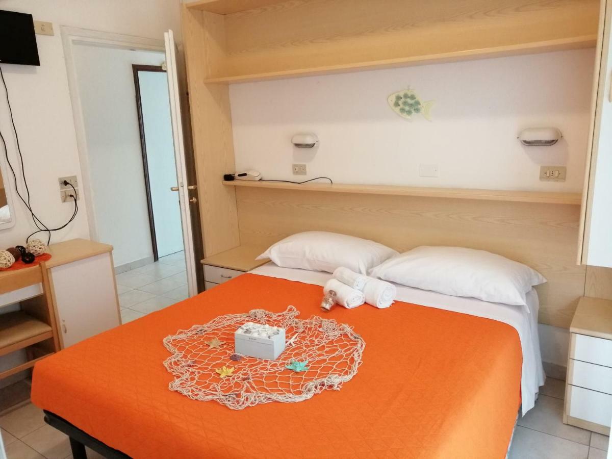 Hotel Alba Ріміні Екстер'єр фото