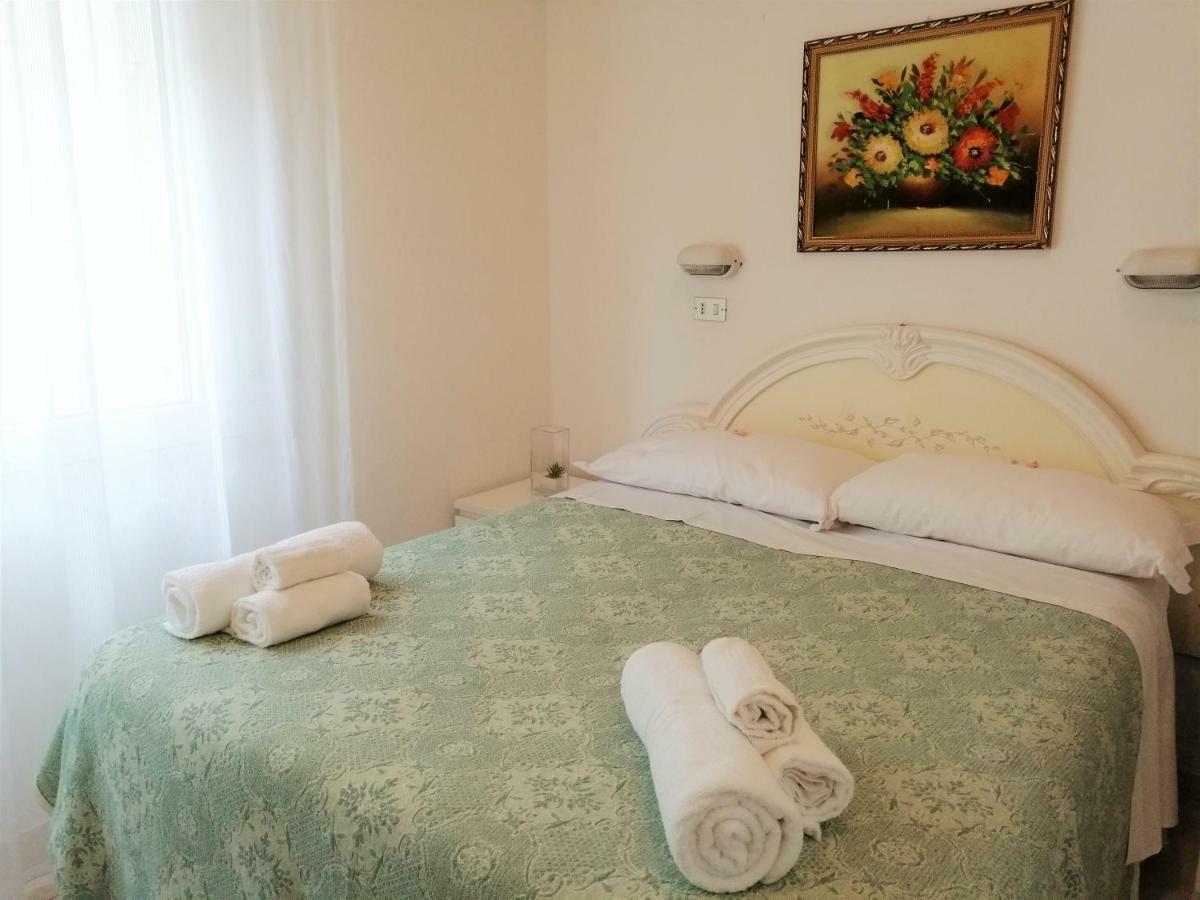 Hotel Alba Ріміні Екстер'єр фото