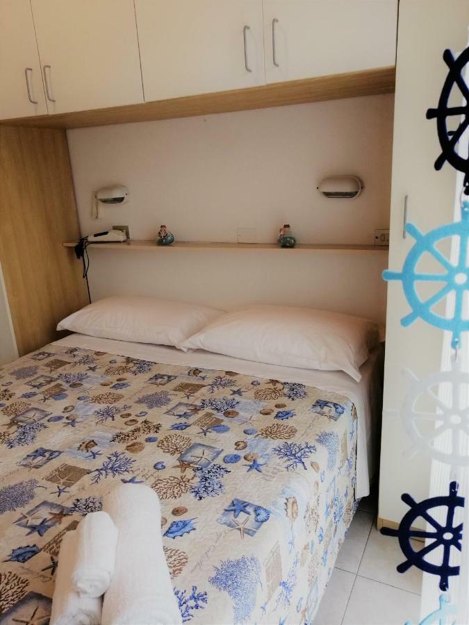 Hotel Alba Ріміні Екстер'єр фото