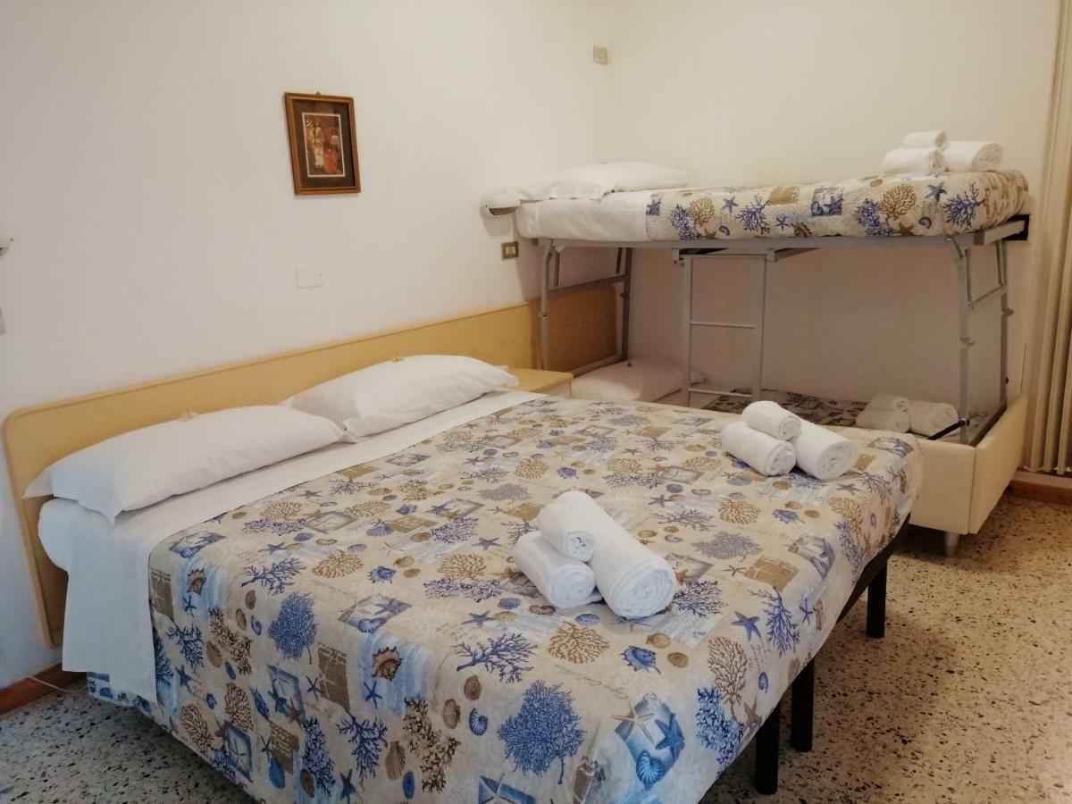 Hotel Alba Ріміні Екстер'єр фото